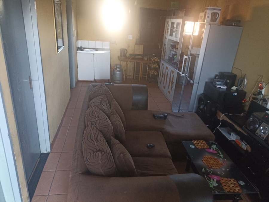 2 Bedroom Property for Sale in Kwanonqaba Western Cape